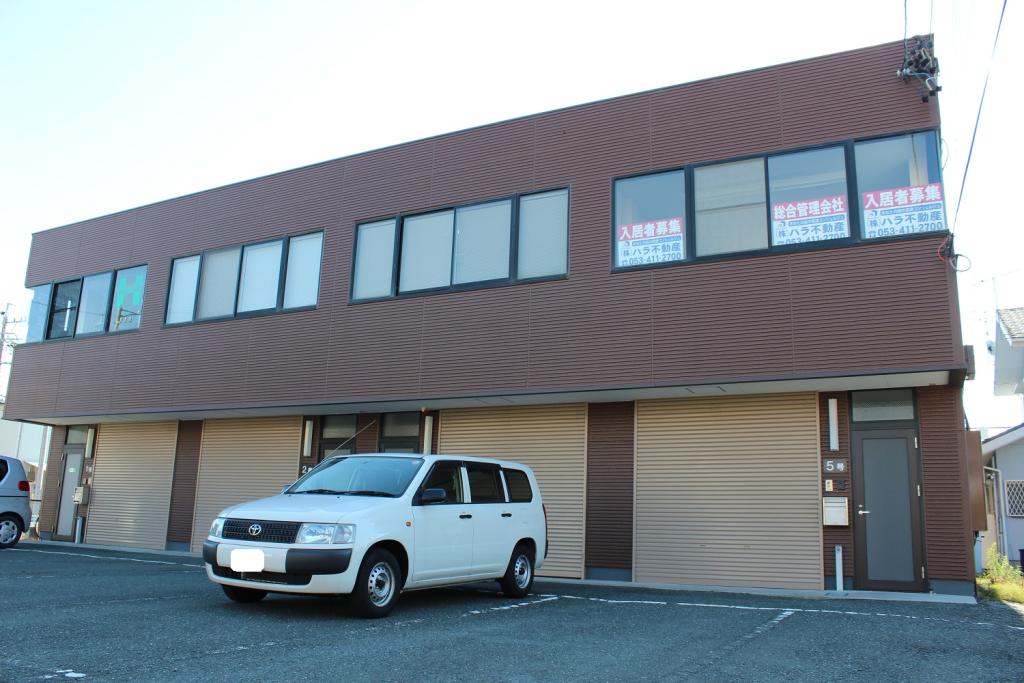 東区和田町貸事務所（倉庫付）駐車場６台！募集開始しました。